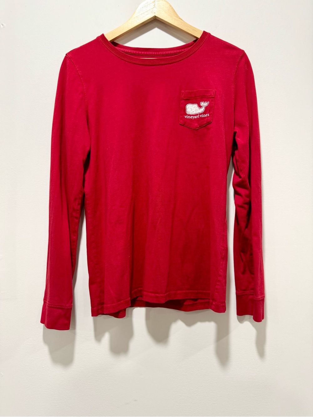 Vineyard Vines Red Long Sleeve 100% Cotton Pocket Tee Whale Logo Shirt Size M